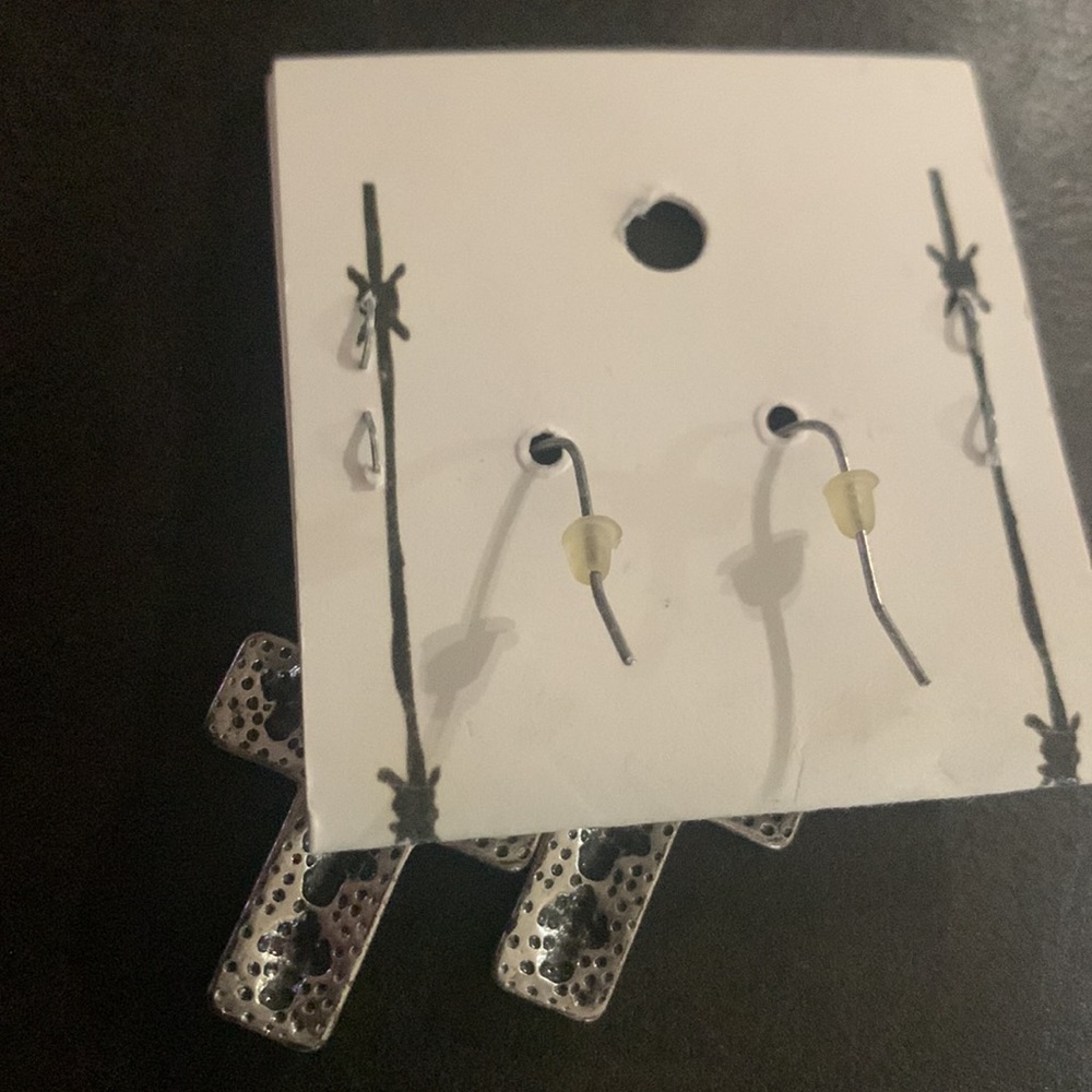 Retro Ranch Cross Earrings - Picture 2 of 3